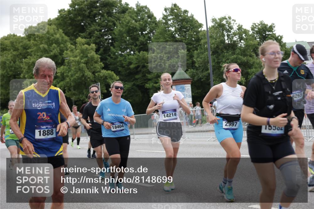 29.06.2025 - hella hamburg halbmarathon Jannik Wohlers http://msf.ph/oto/8148699 29.06.2025 10:49:22 Lombardsbrücke 1040, 1041, 1888, 2212, 2466, 2862, 2997, 4870, 5076, 5552, 5694, 6694, 7305, 7339, 7366, 7679, 8065, 9015, 9162, 10403, 10683, 10704, 12124, 12388, 13764, 13915, 13942, 14137, 14184, 14214, 14529, 14545, 14692, 15063, 15582, 16097, 16265, 16512, 16944, 16953, 16975, 17196, 17408, 18086, 18404, 18684, 19071, 19247 meine-sportfotos.de