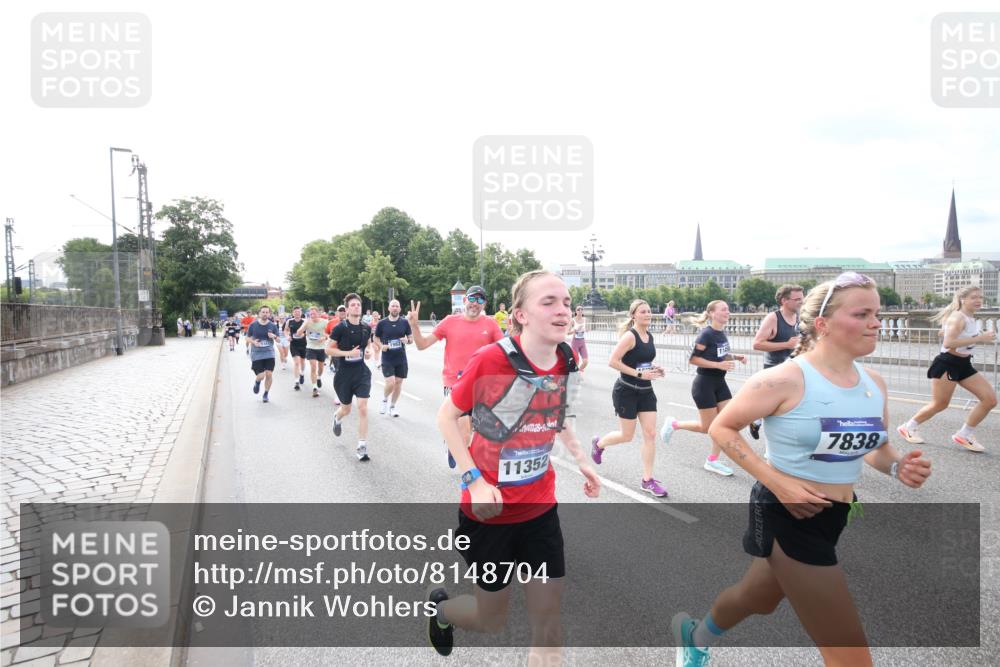 29.06.2025 - hella hamburg halbmarathon Jannik Wohlers http://msf.ph/oto/8148704 29.06.2025 10:17:44 Lombardsbrücke 1159, 1160, 1268, 1325, 1554, 1641, 1982, 2087, 2147, 2634, 2931, 3125, 3321, 3482, 3977, 4738, 4804, 6270, 7094, 7641, 7649, 7838, 7882, 7883, 8067, 8128, 8248, 8607, 9539, 9717, 9734, 9844, 10332, 10908, 10946, 11352, 11450, 11949, 12274, 12498, 12598, 12752, 12939, 13619, 13681, 14320, 14496, 14795, 14831, 15182, 15183, 15343, 15614, 16109, 16644, 16792, 16829, 18677 meine-sportfotos.de