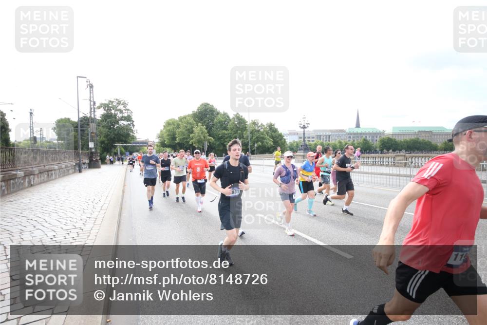 29.06.2025 - hella hamburg halbmarathon Jannik Wohlers http://msf.ph/oto/8148726 29.06.2025 10:17:45 Lombardsbrücke 1159, 1160, 1268, 1325, 1554, 1982, 2087, 2147, 2634, 2931, 3125, 3321, 3482, 3977, 4710, 4738, 4804, 6270, 7094, 7641, 7649, 7838, 7882, 7883, 8067, 8128, 8248, 8607, 9539, 9717, 9734, 9844, 10332, 10908, 10946, 11352, 11450, 11949, 12274, 12498, 12598, 12752, 12939, 13619, 13681, 14320, 14496, 14795, 14831, 15182, 15183, 15343, 15614, 16109, 16644, 16792, 16829, 18145, 18677 meine-sportfotos.de