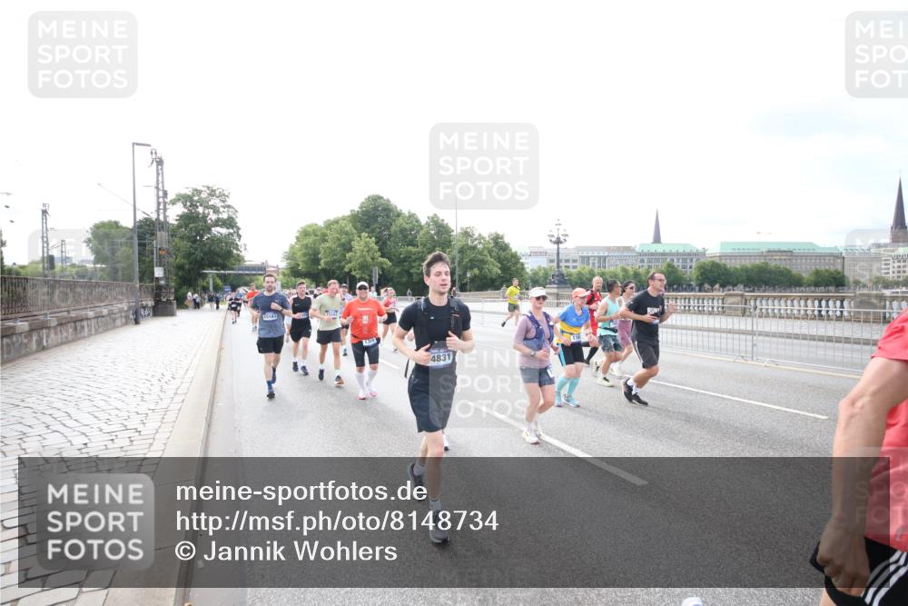 29.06.2025 - hella hamburg halbmarathon Jannik Wohlers http://msf.ph/oto/8148734 29.06.2025 10:17:45 Lombardsbrücke 1159, 1160, 1268, 1325, 1554, 1982, 2087, 2147, 2634, 2931, 3125, 3321, 3482, 3977, 4710, 4738, 4804, 6270, 7094, 7641, 7649, 7838, 7882, 7883, 8067, 8128, 8248, 8607, 9539, 9717, 9734, 9844, 10332, 10908, 10946, 11352, 11450, 11949, 12274, 12498, 12598, 12752, 12939, 13619, 13681, 14320, 14496, 14795, 14831, 15182, 15183, 15343, 15614, 16109, 16644, 16792, 16829, 18145, 18677 meine-sportfotos.de