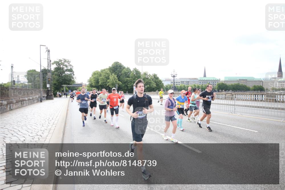 29.06.2025 - hella hamburg halbmarathon Jannik Wohlers http://msf.ph/oto/8148739 29.06.2025 10:17:45 Lombardsbrücke 1159, 1160, 1268, 1325, 1554, 1982, 2087, 2147, 2634, 2931, 3125, 3321, 3482, 3977, 4710, 4738, 4804, 6270, 7094, 7641, 7649, 7838, 7882, 7883, 8067, 8128, 8248, 8607, 9539, 9717, 9734, 9844, 10332, 10908, 10946, 11352, 11450, 11949, 12274, 12498, 12598, 12752, 12939, 13619, 13681, 14320, 14496, 14795, 14831, 15182, 15183, 15343, 15614, 16109, 16644, 16792, 16829, 18145, 18677 meine-sportfotos.de
