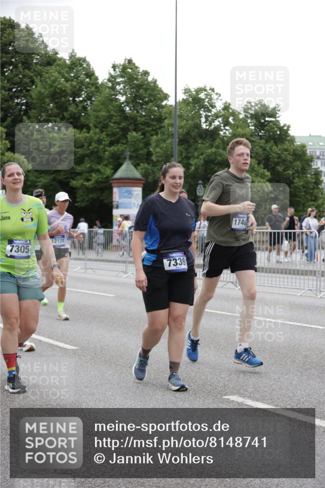 29.06.2025 - hella hamburg halbmarathon Jannik Wohlers http://msf.ph/oto/8148741 29.06.2025 10:49:26 Lombardsbrücke 1040, 1041, 1487, 1511, 1888, 2212, 2466, 2862, 2997, 4870, 5076, 5552, 5694, 5749, 6694, 7366, 7679, 8065, 9015, 9162, 10403, 10683, 10704, 12124, 13309, 13764, 14184, 14214, 14545, 14692, 15063, 15582, 15633, 16097, 16265, 16512, 16953, 16975, 17196, 17408, 18086, 18404, 18684 meine-sportfotos.de