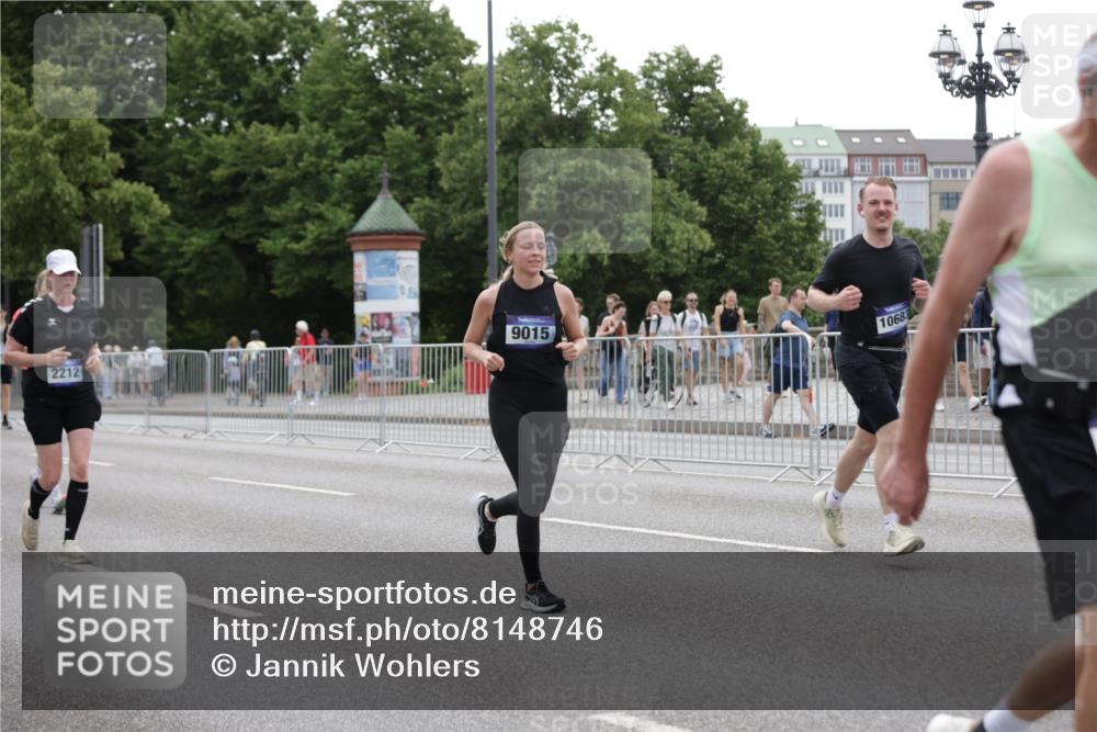 29.06.2025 - hella hamburg halbmarathon Jannik Wohlers http://msf.ph/oto/8148746 29.06.2025 10:49:30 Lombardsbrücke 1040, 1041, 1487, 1511, 2212, 2466, 2862, 2997, 4870, 5076, 5694, 5749, 5751, 7366, 7679, 8065, 9015, 10403, 10683, 11030, 11760, 12124, 13309, 13744, 13764, 14184, 14214, 14505, 14545, 14692, 15626, 15633, 16265, 16365, 16953, 16975, 17408, 18086 meine-sportfotos.de