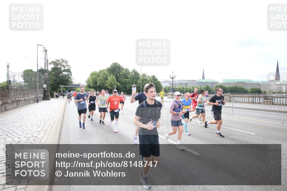 29.06.2025 - hella hamburg halbmarathon Jannik Wohlers http://msf.ph/oto/8148747 29.06.2025 10:17:45 Lombardsbrücke 1159, 1160, 1268, 1325, 1554, 1982, 2087, 2147, 2634, 2931, 3125, 3321, 3482, 3977, 4710, 4738, 4804, 6270, 7094, 7641, 7649, 7838, 7882, 7883, 8067, 8128, 8248, 8607, 9539, 9717, 9734, 9844, 10332, 10908, 10946, 11352, 11450, 11949, 12274, 12498, 12598, 12752, 12939, 13619, 13681, 14320, 14496, 14795, 14831, 15182, 15183, 15343, 15614, 16109, 16644, 16792, 16829, 18145, 18677 meine-sportfotos.de