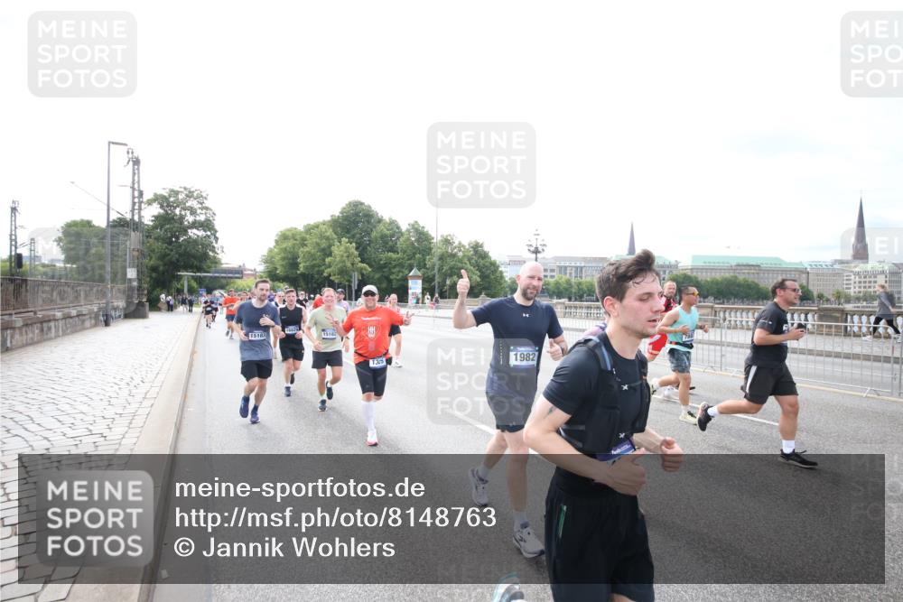 29.06.2025 - hella hamburg halbmarathon Jannik Wohlers http://msf.ph/oto/8148763 29.06.2025 10:17:45 Lombardsbrücke 1159, 1160, 1268, 1325, 1554, 1982, 2087, 2147, 2634, 2931, 3125, 3321, 3482, 3977, 4710, 4738, 4804, 6270, 7094, 7641, 7649, 7838, 7882, 7883, 8067, 8128, 8248, 8607, 9539, 9717, 9734, 9844, 10332, 10908, 10946, 11352, 11450, 11949, 12274, 12498, 12598, 12752, 12939, 13619, 13681, 14320, 14496, 14795, 14831, 15182, 15183, 15343, 15614, 16109, 16644, 16792, 16829, 18145, 18677 meine-sportfotos.de