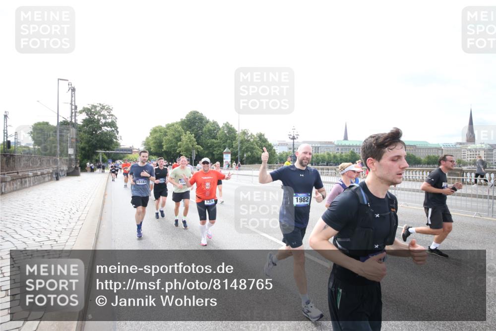 29.06.2025 - hella hamburg halbmarathon Jannik Wohlers http://msf.ph/oto/8148765 29.06.2025 10:17:45 Lombardsbrücke 1159, 1160, 1268, 1325, 1554, 1982, 2087, 2147, 2634, 2931, 3125, 3321, 3482, 3977, 4710, 4738, 4804, 6270, 7094, 7641, 7649, 7838, 7882, 7883, 8067, 8128, 8248, 8607, 9539, 9717, 9734, 9844, 10332, 10908, 10946, 11352, 11450, 11949, 12274, 12498, 12598, 12752, 12939, 13619, 13681, 14320, 14496, 14795, 14831, 15182, 15183, 15343, 15614, 16109, 16644, 16792, 16829, 18145, 18677 meine-sportfotos.de