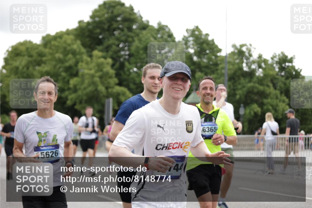 29.06.2025 - hella hamburg halbmarathon Jannik Wohlers http://msf.ph/oto/8148774 29.06.2025 10:49:39 Lombardsbrücke 1487, 1511, 2212, 3701, 4090, 4870, 5749, 5751, 5997, 6830, 7721, 7722, 7755, 8254, 9015, 9605, 9940, 10060, 10617, 10683, 11030, 11760, 13127, 13128, 13309, 13381, 13744, 13846, 14505, 14545, 15626, 15633, 16365, 16410, 16412, 18961, 19086 meine-sportfotos.de
