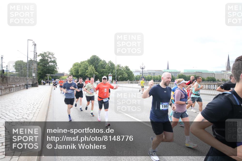 29.06.2025 - hella hamburg halbmarathon Jannik Wohlers http://msf.ph/oto/8148776 29.06.2025 10:17:46 Lombardsbrücke 1159, 1160, 1268, 1325, 1554, 1982, 2087, 2147, 2335, 2634, 2931, 3125, 3321, 3482, 3977, 4710, 4738, 4804, 6270, 7094, 7641, 7649, 7838, 7882, 7883, 8067, 8248, 8607, 9539, 9717, 9734, 9834, 9844, 10332, 10908, 10946, 11352, 11450, 11949, 12274, 12498, 12598, 12752, 12939, 13619, 13681, 14320, 14496, 14795, 14831, 15182, 15183, 15343, 15614, 16109, 16644, 16792, 16829, 18145, 18677 meine-sportfotos.de
