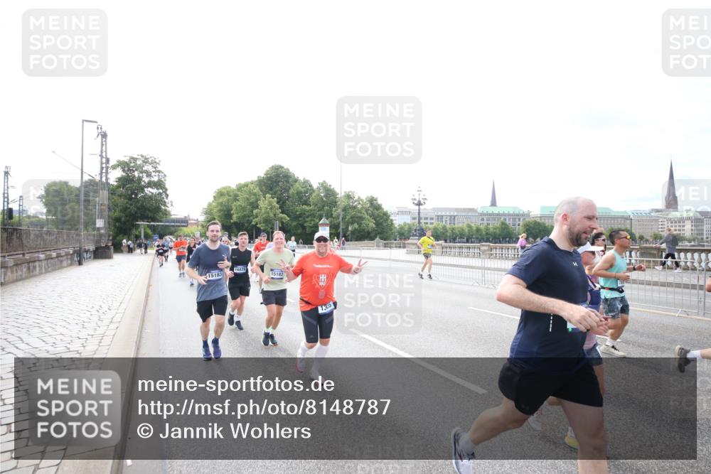 29.06.2025 - hella hamburg halbmarathon Jannik Wohlers http://msf.ph/oto/8148787 29.06.2025 10:17:46 Lombardsbrücke 1159, 1160, 1268, 1325, 1554, 1982, 2087, 2147, 2335, 2634, 2931, 3125, 3321, 3482, 3977, 4710, 4738, 4804, 6270, 7094, 7641, 7649, 7838, 7882, 7883, 8067, 8248, 8607, 9539, 9717, 9734, 9834, 9844, 10332, 10908, 10946, 11352, 11450, 11949, 12274, 12498, 12598, 12752, 12939, 13619, 13681, 14320, 14496, 14795, 14831, 15182, 15183, 15343, 15614, 16109, 16644, 16792, 16829, 18145, 18677 meine-sportfotos.de