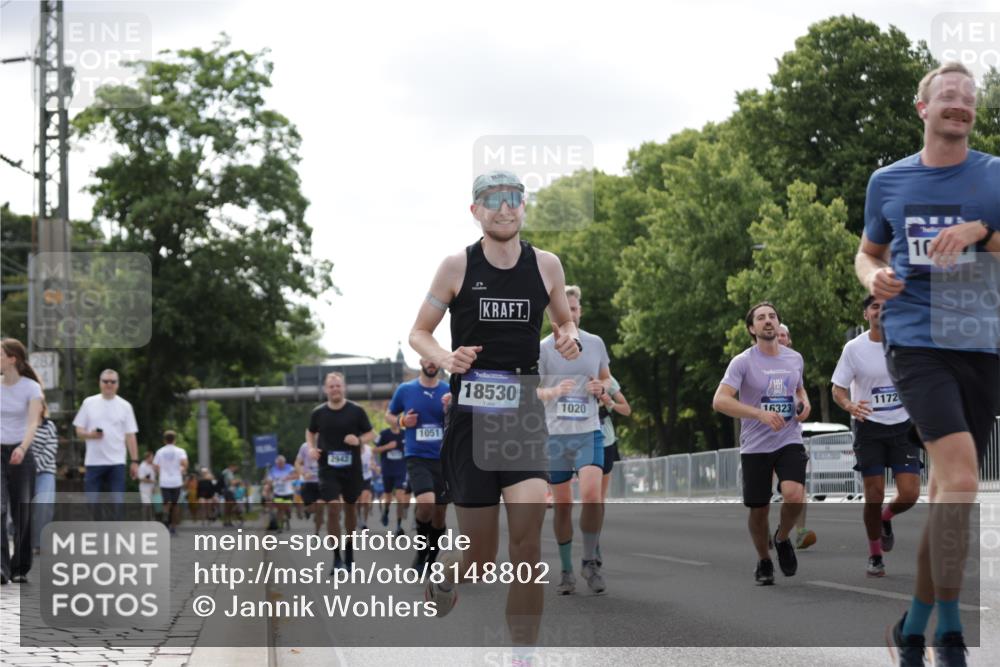 29.06.2025 - hella hamburg halbmarathon Jannik Wohlers http://msf.ph/oto/8148802 29.06.2025 10:12:28 Lombardsbrücke 1020, 1051, 1851, 1939, 2531, 2891, 2942, 4532, 6207, 7873, 7907, 8917, 10067, 10402, 11025, 11720, 14404, 14869, 15012, 15531, 16323, 16826, 16911, 17061, 17994, 18530 meine-sportfotos.de
