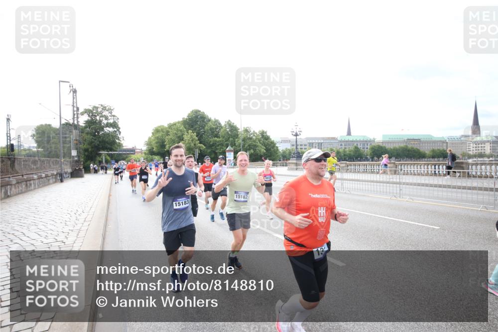 29.06.2025 - hella hamburg halbmarathon Jannik Wohlers http://msf.ph/oto/8148810 29.06.2025 10:17:47 Lombardsbrücke 1159, 1160, 1268, 1325, 1554, 1982, 2087, 2147, 2335, 2634, 2931, 3125, 3321, 3482, 3977, 4710, 4738, 4804, 6270, 7094, 7641, 7649, 7838, 7882, 7883, 8067, 8248, 9539, 9717, 9834, 9844, 10332, 10908, 10946, 11352, 11450, 11949, 12274, 12498, 12939, 13619, 14320, 14795, 14831, 15182, 15183, 15343, 15614, 16109, 16644, 16792, 16829, 17876, 18145, 18677 meine-sportfotos.de
