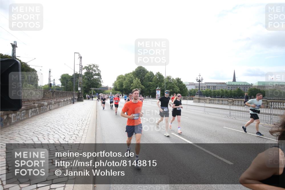 29.06.2025 - hella hamburg halbmarathon Jannik Wohlers http://msf.ph/oto/8148815 29.06.2025 10:17:50 Lombardsbrücke 1268, 1325, 1554, 1982, 2087, 2147, 2335, 2634, 3125, 3321, 3482, 3977, 4710, 4738, 4804, 5909, 6270, 7838, 7882, 7883, 8067, 8248, 9222, 9539, 9834, 9844, 10659, 10908, 10946, 11352, 11450, 11949, 12274, 12498, 12939, 13341, 13370, 13619, 14320, 14831, 15182, 15183, 15343, 15614, 16109, 16829, 16833, 17876, 18145, 18677 meine-sportfotos.de