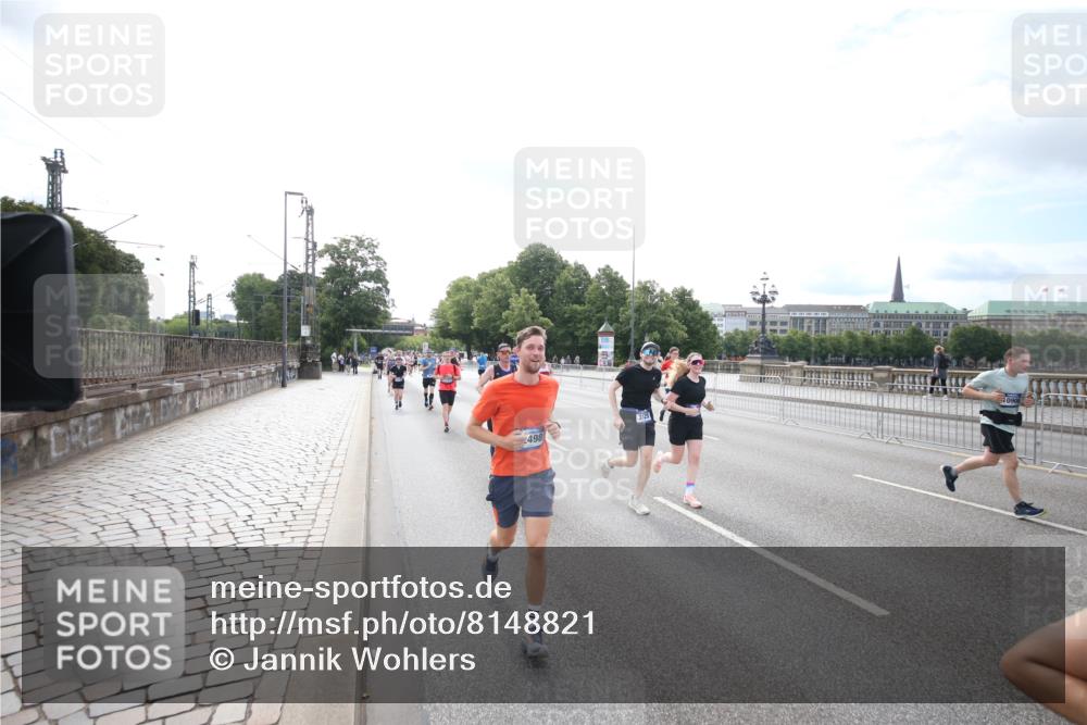 29.06.2025 - hella hamburg halbmarathon Jannik Wohlers http://msf.ph/oto/8148821 29.06.2025 10:17:50 Lombardsbrücke 1268, 1325, 1554, 1982, 2087, 2147, 2335, 2634, 3125, 3321, 3482, 3977, 4710, 4738, 4804, 5909, 6270, 7838, 7882, 7883, 8067, 8248, 9222, 9539, 9834, 9844, 10659, 10908, 10946, 11352, 11450, 11949, 12274, 12498, 12939, 13341, 13370, 13619, 14320, 14831, 15182, 15183, 15343, 15614, 16109, 16829, 16833, 17876, 18145, 18677 meine-sportfotos.de