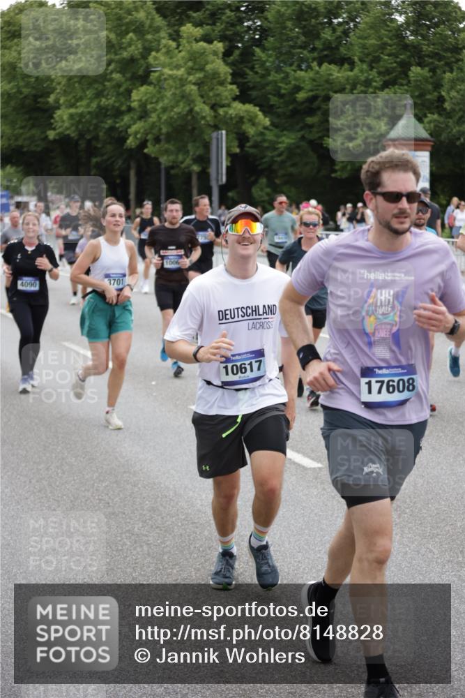 29.06.2025 - hella hamburg halbmarathon Jannik Wohlers http://msf.ph/oto/8148828 29.06.2025 10:49:44 Lombardsbrücke 1487, 1511, 3701, 3710, 3805, 4090, 4168, 5749, 5751, 5997, 6680, 6830, 7721, 7722, 7755, 8254, 9605, 9940, 10060, 10286, 10617, 11030, 11426, 11716, 11760, 12079, 13127, 13128, 13309, 13381, 13744, 13846, 14144, 14505, 14940, 15626, 15633, 16365, 16410, 16412, 16635, 17256, 18961, 19058, 19086 meine-sportfotos.de