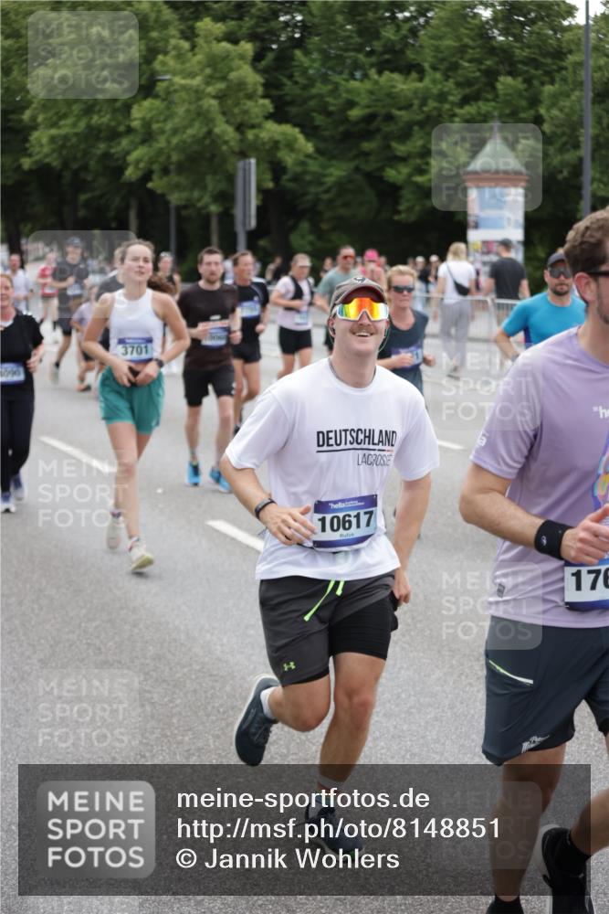 29.06.2025 - hella hamburg halbmarathon Jannik Wohlers http://msf.ph/oto/8148851 29.06.2025 10:49:44 Lombardsbrücke 1487, 1511, 3701, 3710, 3805, 4090, 4168, 5749, 5751, 5997, 6680, 6830, 7721, 7722, 7755, 8254, 9605, 9940, 10060, 10286, 10617, 11030, 11426, 11716, 11760, 12079, 13127, 13128, 13309, 13381, 13744, 13846, 14144, 14505, 14940, 15626, 15633, 16365, 16410, 16412, 16635, 17256, 18961, 19058, 19086 meine-sportfotos.de