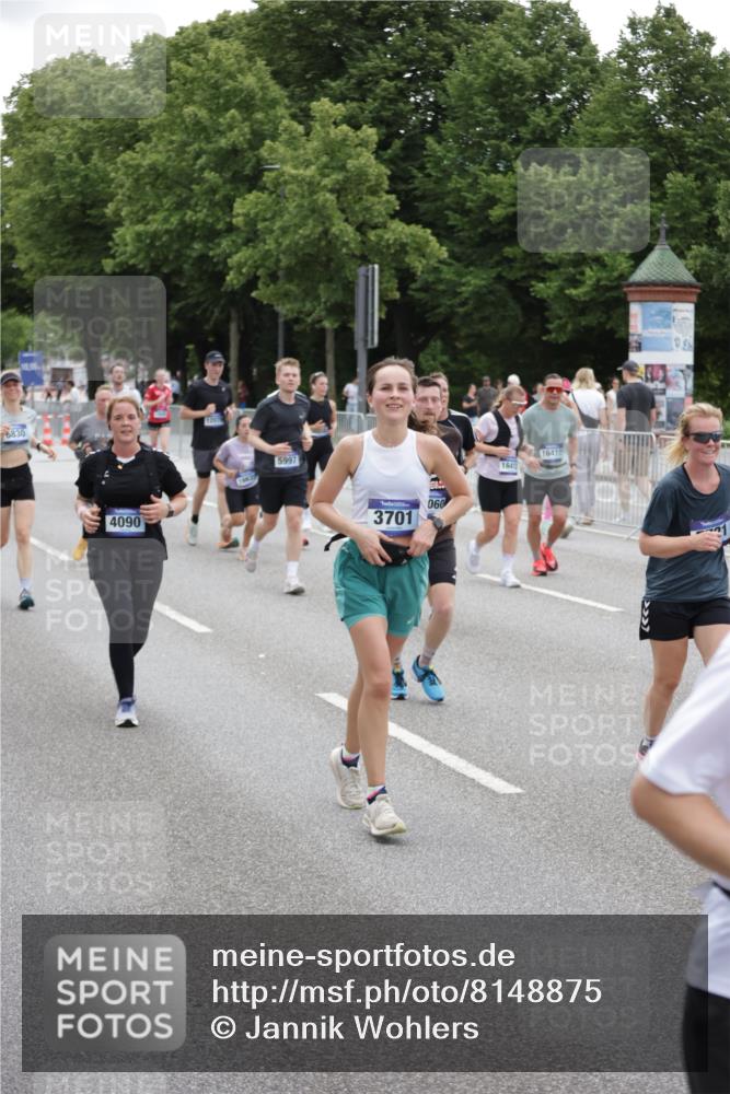 29.06.2025 - hella hamburg halbmarathon Jannik Wohlers http://msf.ph/oto/8148875 29.06.2025 10:49:45 Lombardsbrücke 1487, 1511, 3701, 3710, 3805, 3897, 4090, 4168, 5749, 5751, 5997, 6680, 6830, 7721, 7722, 7755, 8254, 9605, 9940, 10060, 10286, 10617, 11030, 11426, 11716, 11760, 12079, 13127, 13128, 13309, 13381, 13744, 13846, 14144, 14505, 14940, 15626, 15633, 16365, 16410, 16412, 16635, 17256, 18961, 19058, 19086 meine-sportfotos.de