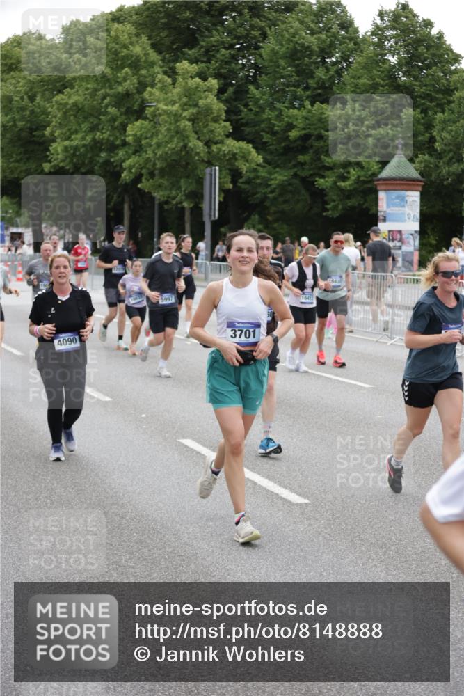 29.06.2025 - hella hamburg halbmarathon Jannik Wohlers http://msf.ph/oto/8148888 29.06.2025 10:49:45 Lombardsbrücke 1487, 1511, 3701, 3710, 3805, 3897, 4090, 4168, 5749, 5751, 5997, 6680, 6830, 7721, 7722, 7755, 8254, 9605, 9940, 10060, 10286, 10617, 11030, 11426, 11716, 11760, 12079, 13127, 13128, 13309, 13381, 13744, 13846, 14144, 14505, 14940, 15626, 15633, 16365, 16410, 16412, 16635, 17256, 18961, 19058, 19086 meine-sportfotos.de