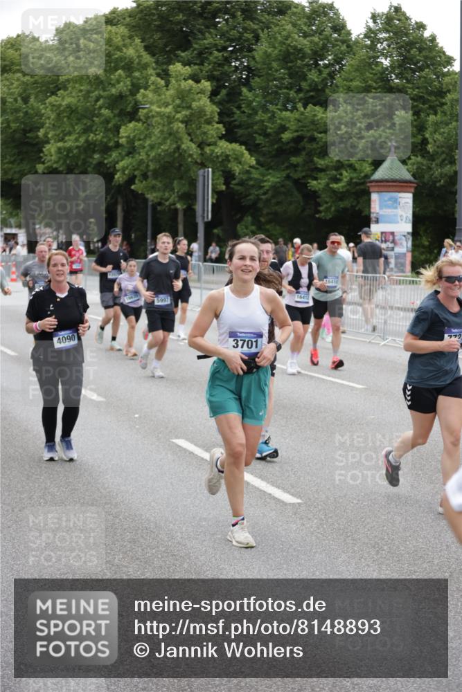 29.06.2025 - hella hamburg halbmarathon Jannik Wohlers http://msf.ph/oto/8148893 29.06.2025 10:49:45 Lombardsbrücke 1487, 1511, 3701, 3710, 3805, 3897, 4090, 4168, 5749, 5751, 5997, 6680, 6830, 7721, 7722, 7755, 8254, 9605, 9940, 10060, 10286, 10617, 11030, 11426, 11716, 11760, 12079, 13127, 13128, 13309, 13381, 13744, 13846, 14144, 14505, 14940, 15626, 15633, 16365, 16410, 16412, 16635, 17256, 18961, 19058, 19086 meine-sportfotos.de