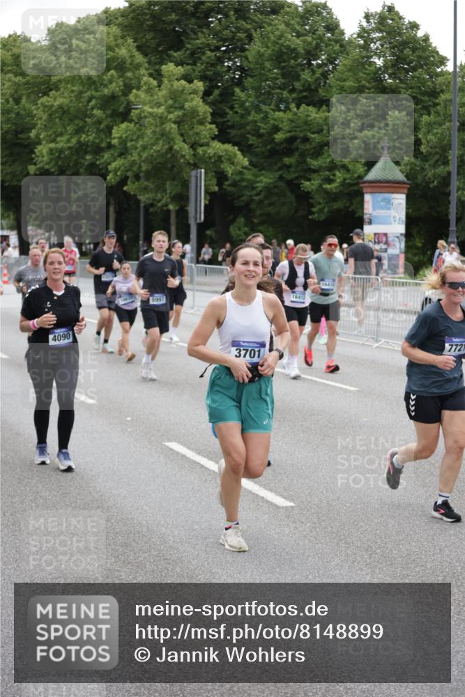 29.06.2025 - hella hamburg halbmarathon Jannik Wohlers http://msf.ph/oto/8148899 29.06.2025 10:49:45 Lombardsbrücke 1487, 1511, 3701, 3710, 3805, 3897, 4090, 4168, 5749, 5751, 5997, 6680, 6830, 7721, 7722, 7755, 8254, 9605, 9940, 10060, 10286, 10617, 11030, 11426, 11716, 11760, 12079, 13127, 13128, 13309, 13381, 13744, 13846, 14144, 14505, 14940, 15626, 15633, 16365, 16410, 16412, 16635, 17256, 18961, 19058, 19086 meine-sportfotos.de