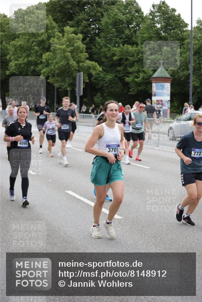 29.06.2025 - hella hamburg halbmarathon Jannik Wohlers http://msf.ph/oto/8148912 29.06.2025 10:49:45 Lombardsbrücke 1487, 1511, 3701, 3710, 3805, 3897, 4090, 4168, 5749, 5751, 5997, 6680, 6830, 7721, 7722, 7755, 8254, 9605, 9940, 10060, 10286, 10617, 11030, 11426, 11716, 11760, 12079, 13127, 13128, 13309, 13381, 13744, 13846, 14144, 14505, 14940, 15626, 15633, 16365, 16410, 16412, 16635, 17256, 18961, 19058, 19086 meine-sportfotos.de