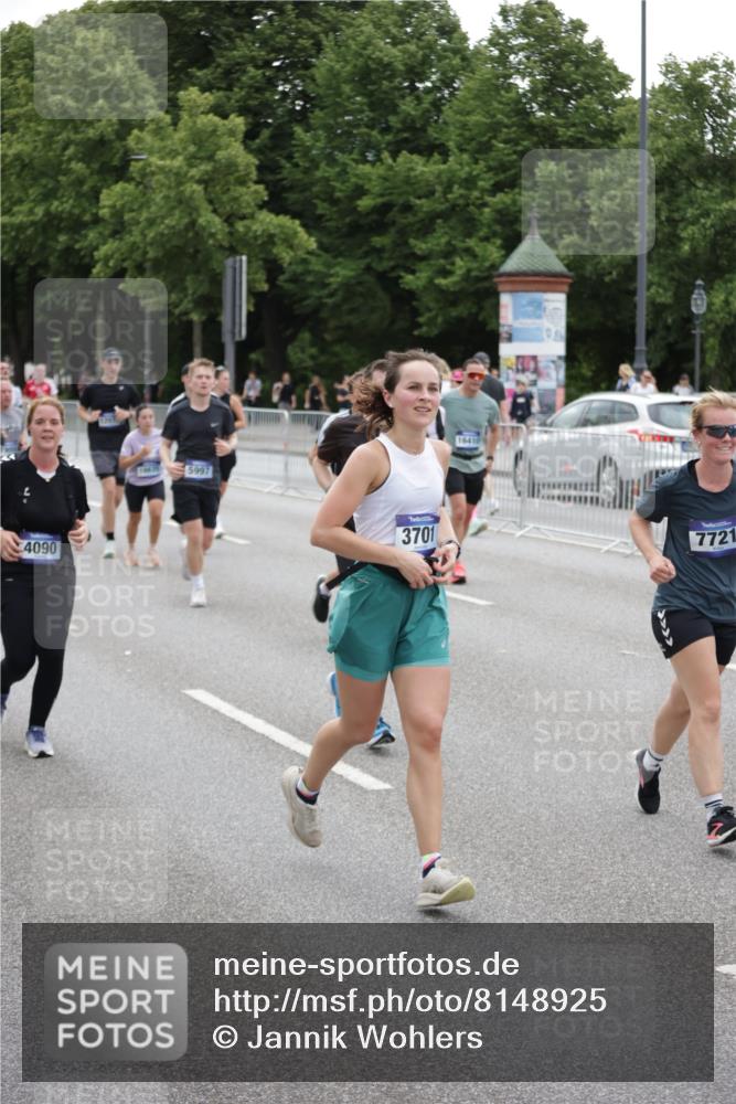 29.06.2025 - hella hamburg halbmarathon Jannik Wohlers http://msf.ph/oto/8148925 29.06.2025 10:49:45 Lombardsbrücke 1487, 1511, 3701, 3710, 3805, 3897, 4090, 4168, 5749, 5751, 5997, 6680, 6830, 7721, 7722, 7755, 8254, 9605, 9940, 10060, 10286, 10617, 11030, 11426, 11716, 11760, 12079, 13127, 13128, 13309, 13381, 13744, 13846, 14144, 14505, 14940, 15626, 15633, 16365, 16410, 16412, 16635, 17256, 18961, 19058, 19086 meine-sportfotos.de
