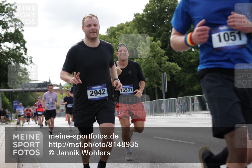 29.06.2025 - hella hamburg halbmarathon Jannik Wohlers http://msf.ph/oto/8148935 29.06.2025 10:12:32 Lombardsbrücke 1020, 1051, 1851, 1939, 2891, 2942, 4532, 6207, 7873, 7907, 8398, 8405, 8917, 9141, 10067, 10402, 11025, 11720, 14404, 15012, 15531, 16323, 17061, 17699, 17994, 18320, 18530 meine-sportfotos.de