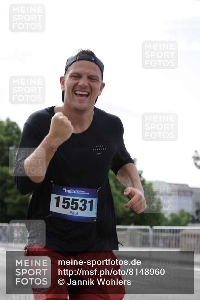 29.06.2025 - hella hamburg halbmarathon Jannik Wohlers http://msf.ph/oto/8148960 29.06.2025 10:12:33 Lombardsbrücke 1020, 1051, 1851, 1939, 2942, 4532, 6207, 7873, 8398, 8405, 8917, 9141, 10067, 10402, 11025, 11720, 14404, 15012, 15531, 16255, 16323, 17061, 17699, 17994, 18320, 18530 meine-sportfotos.de