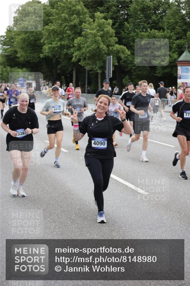 29.06.2025 - hella hamburg halbmarathon Jannik Wohlers http://msf.ph/oto/8148980 29.06.2025 10:49:46 Lombardsbrücke 1487, 3701, 3710, 3805, 3897, 4090, 4168, 5119, 5749, 5751, 5997, 6680, 6830, 7721, 7722, 7755, 8254, 9605, 9940, 10060, 10286, 10617, 11030, 11426, 11716, 11760, 12079, 13127, 13128, 13309, 13381, 13744, 13846, 14144, 14505, 14940, 15626, 15633, 16365, 16410, 16412, 16635, 17256, 18961, 19058, 19086 meine-sportfotos.de
