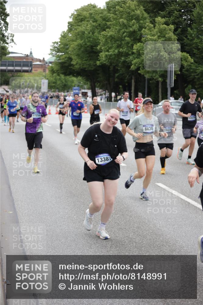 29.06.2025 - hella hamburg halbmarathon Jannik Wohlers http://msf.ph/oto/8148991 29.06.2025 10:49:47 Lombardsbrücke 3701, 3710, 3805, 3897, 4090, 4168, 5119, 5749, 5751, 5997, 6680, 6830, 7721, 7722, 7755, 8254, 9605, 9940, 10060, 10286, 10617, 11030, 11426, 11696, 11716, 11760, 12079, 13127, 13128, 13309, 13381, 13744, 13846, 14144, 14505, 14940, 15626, 16365, 16410, 16412, 16635, 17256, 18961, 19058, 19086 meine-sportfotos.de