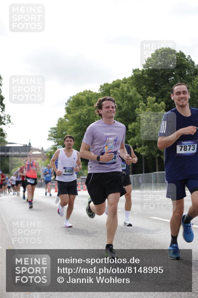 29.06.2025 - hella hamburg halbmarathon Jannik Wohlers http://msf.ph/oto/8148995 29.06.2025 10:12:35 Lombardsbrücke 1020, 1051, 2942, 4532, 6207, 7873, 8398, 8405, 9141, 10067, 10402, 11025, 11720, 14404, 15531, 16255, 16323, 17061, 17699, 18048, 18320, 18530 meine-sportfotos.de