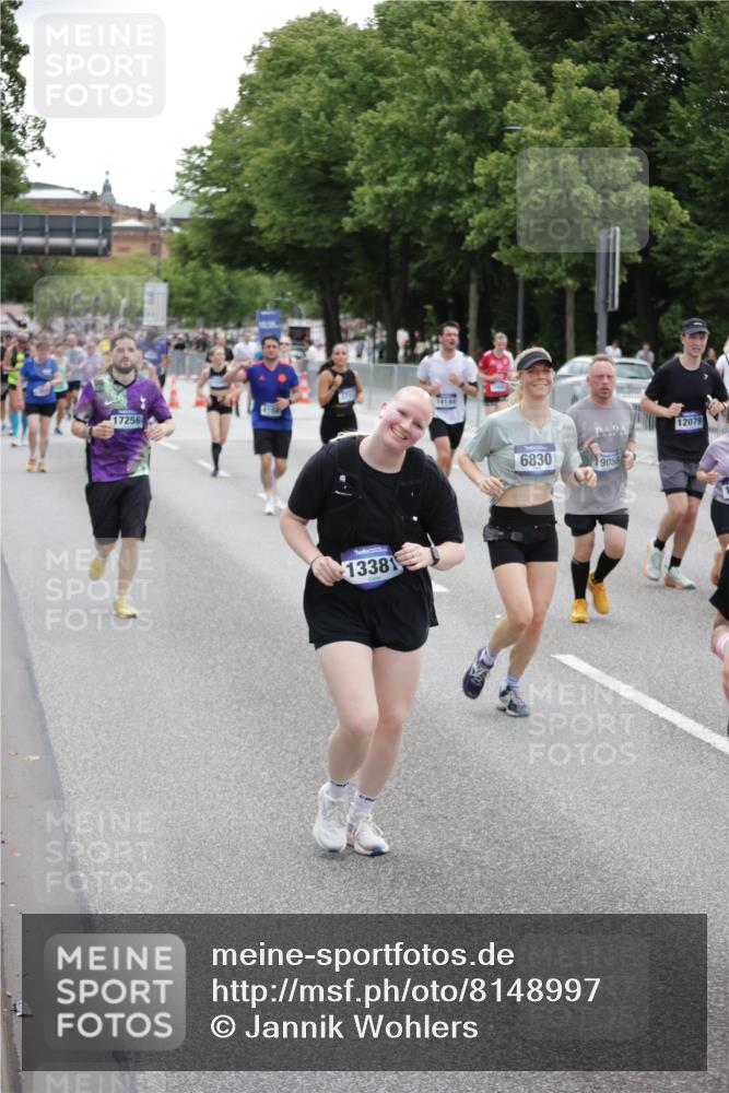 29.06.2025 - hella hamburg halbmarathon Jannik Wohlers http://msf.ph/oto/8148997 29.06.2025 10:49:47 Lombardsbrücke 3701, 3710, 3805, 3897, 4090, 4168, 5119, 5749, 5751, 5997, 6680, 6830, 7721, 7722, 7755, 8254, 9605, 9940, 10060, 10286, 10617, 11030, 11426, 11696, 11716, 11760, 12079, 13127, 13128, 13309, 13381, 13744, 13846, 14144, 14505, 14940, 15626, 16365, 16410, 16412, 16635, 17256, 18961, 19058, 19086 meine-sportfotos.de