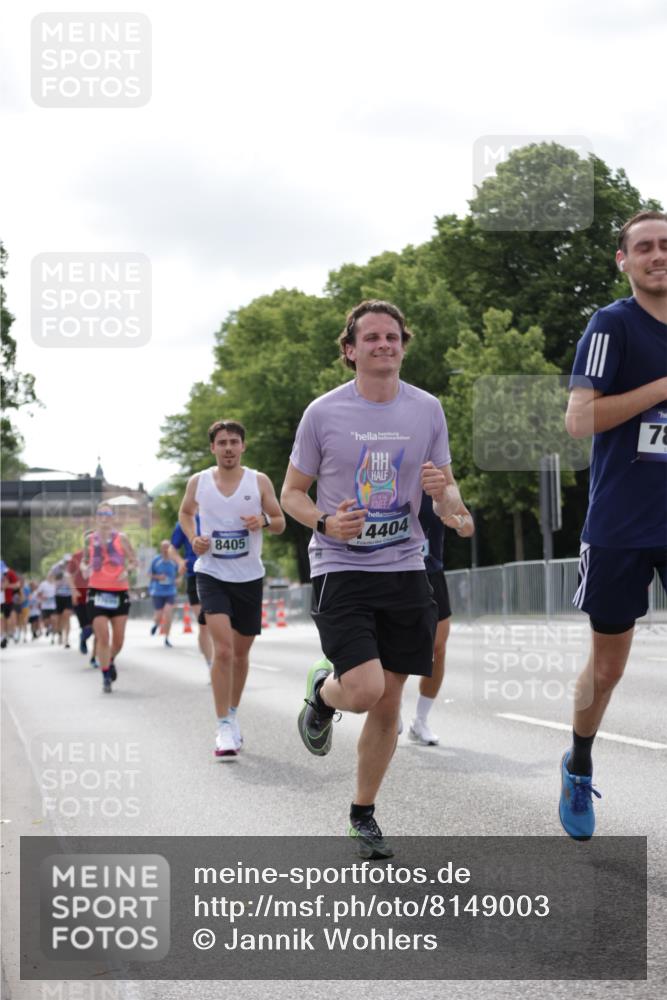 29.06.2025 - hella hamburg halbmarathon Jannik Wohlers http://msf.ph/oto/8149003 29.06.2025 10:12:35 Lombardsbrücke 1020, 1051, 2942, 4532, 6207, 7873, 8398, 8405, 9141, 10067, 10402, 11025, 11720, 14404, 15531, 16255, 16323, 17061, 17699, 18048, 18320, 18530 meine-sportfotos.de