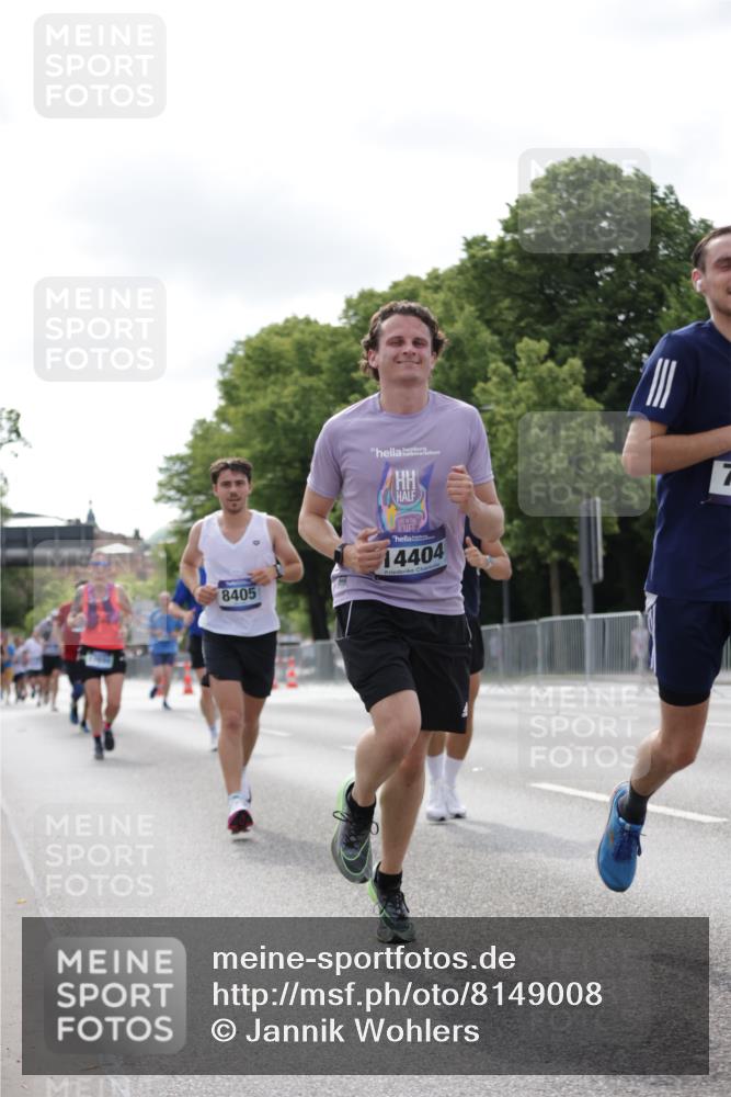 29.06.2025 - hella hamburg halbmarathon Jannik Wohlers http://msf.ph/oto/8149008 29.06.2025 10:12:35 Lombardsbrücke 1020, 1051, 2942, 4532, 6207, 7873, 8398, 8405, 9141, 10067, 10402, 11025, 11720, 14404, 15531, 16255, 16323, 17061, 17699, 18048, 18320, 18530 meine-sportfotos.de