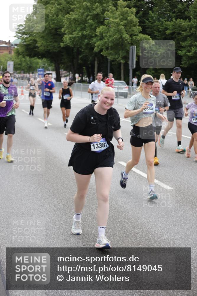 29.06.2025 - hella hamburg halbmarathon Jannik Wohlers http://msf.ph/oto/8149045 29.06.2025 10:49:48 Lombardsbrücke 3203, 3701, 3710, 3805, 3897, 4090, 4168, 5119, 5751, 5997, 6680, 6830, 7721, 7722, 7755, 8254, 9605, 9940, 10060, 10286, 10617, 11030, 11426, 11696, 11716, 11760, 12079, 13127, 13128, 13381, 13744, 13846, 13887, 14144, 14505, 14940, 15626, 16365, 16410, 16412, 16635, 17256, 18961, 19058, 19086 meine-sportfotos.de