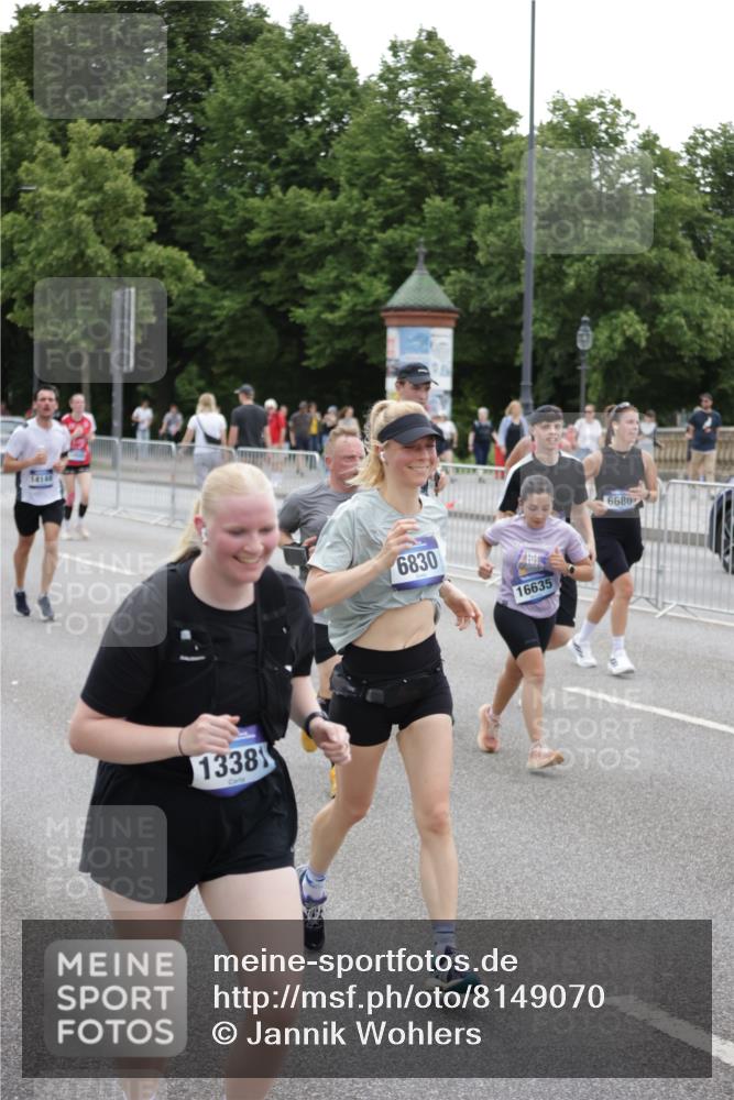29.06.2025 - hella hamburg halbmarathon Jannik Wohlers http://msf.ph/oto/8149070 29.06.2025 10:49:48 Lombardsbrücke 3203, 3701, 3710, 3805, 3897, 4090, 4168, 5119, 5751, 5997, 6680, 6830, 7721, 7722, 7755, 8254, 9605, 9940, 10060, 10286, 10617, 11030, 11426, 11696, 11716, 11760, 12079, 13127, 13128, 13381, 13744, 13846, 13887, 14144, 14505, 14940, 15626, 16365, 16410, 16412, 16635, 17256, 18961, 19058, 19086 meine-sportfotos.de
