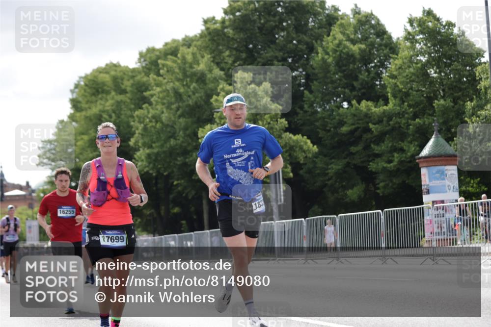 29.06.2025 - hella hamburg halbmarathon Jannik Wohlers http://msf.ph/oto/8149080 29.06.2025 10:12:38 Lombardsbrücke 1020, 1051, 2942, 4532, 6207, 7873, 8398, 8405, 9141, 10067, 10402, 11720, 14404, 15531, 16030, 16255, 16323, 16437, 17699, 18048, 18320, 18530 meine-sportfotos.de