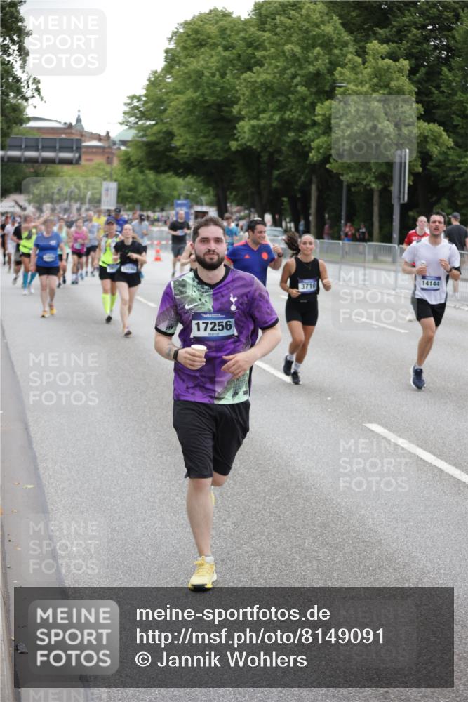 29.06.2025 - hella hamburg halbmarathon Jannik Wohlers http://msf.ph/oto/8149091 29.06.2025 10:49:50 Lombardsbrücke 2047, 3203, 3680, 3701, 3710, 3805, 3897, 4090, 4168, 5119, 5997, 6680, 6830, 7721, 7722, 7755, 8254, 9605, 9940, 10060, 10286, 10617, 11030, 11426, 11696, 11716, 11760, 12079, 13127, 13128, 13381, 13744, 13846, 13887, 14144, 14505, 14940, 15230, 15626, 16410, 16412, 16635, 17256, 18961, 19058, 19086 meine-sportfotos.de