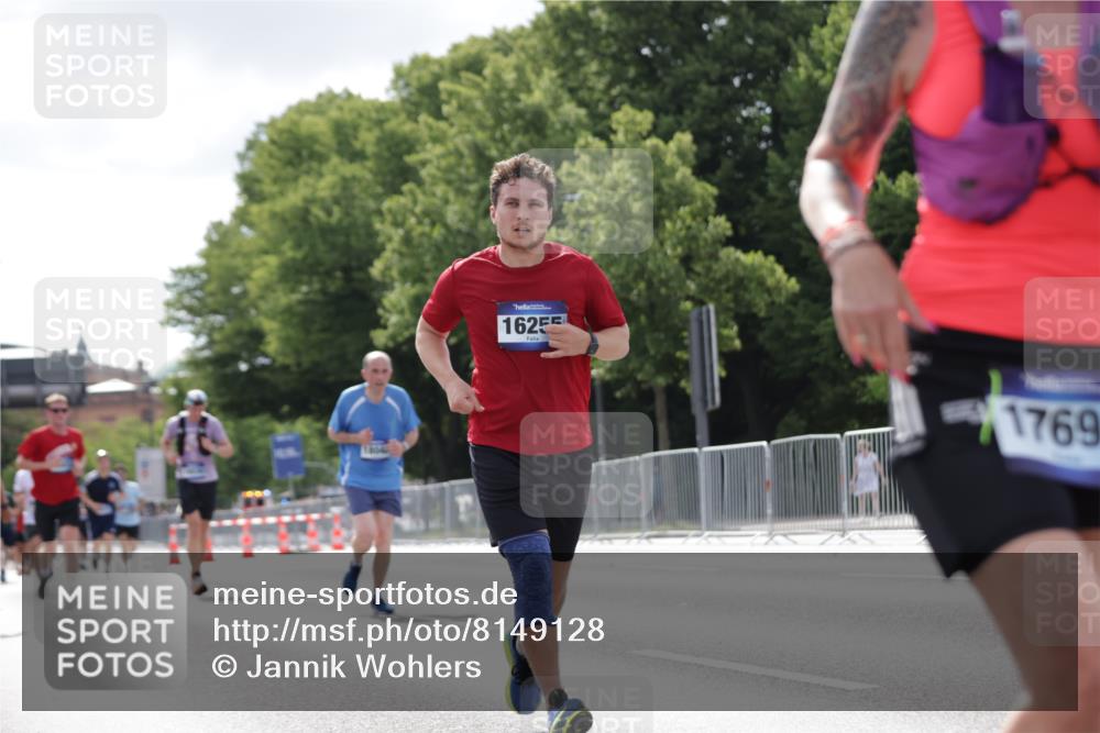 29.06.2025 - hella hamburg halbmarathon Jannik Wohlers http://msf.ph/oto/8149128 29.06.2025 10:12:40 Lombardsbrücke 1020, 1051, 2942, 4532, 7873, 8398, 8405, 9141, 10067, 10402, 11720, 14404, 15531, 16030, 16255, 16323, 16437, 17699, 17988, 18048, 18320, 18530, 18732 meine-sportfotos.de