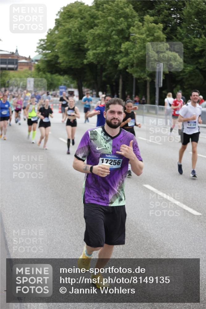 29.06.2025 - hella hamburg halbmarathon Jannik Wohlers http://msf.ph/oto/8149135 29.06.2025 10:49:50 Lombardsbrücke 2047, 3203, 3680, 3701, 3710, 3805, 3897, 4090, 4168, 5119, 5997, 6680, 6830, 7721, 7722, 7755, 8254, 9605, 9940, 10060, 10286, 10617, 11030, 11426, 11696, 11716, 11760, 12079, 13127, 13128, 13381, 13744, 13846, 13887, 14144, 14505, 14940, 15230, 15626, 16410, 16412, 16635, 17256, 18961, 19058, 19086 meine-sportfotos.de