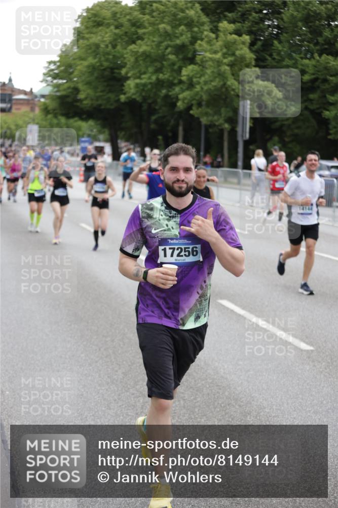 29.06.2025 - hella hamburg halbmarathon Jannik Wohlers http://msf.ph/oto/8149144 29.06.2025 10:49:50 Lombardsbrücke 2047, 3203, 3680, 3701, 3710, 3805, 3897, 4090, 4168, 5119, 5997, 6680, 6830, 7721, 7722, 7755, 8254, 9605, 9940, 10060, 10286, 10617, 11030, 11426, 11696, 11716, 11760, 12079, 13127, 13128, 13381, 13744, 13846, 13887, 14144, 14505, 14940, 15230, 15626, 16410, 16412, 16635, 17256, 18961, 19058, 19086 meine-sportfotos.de