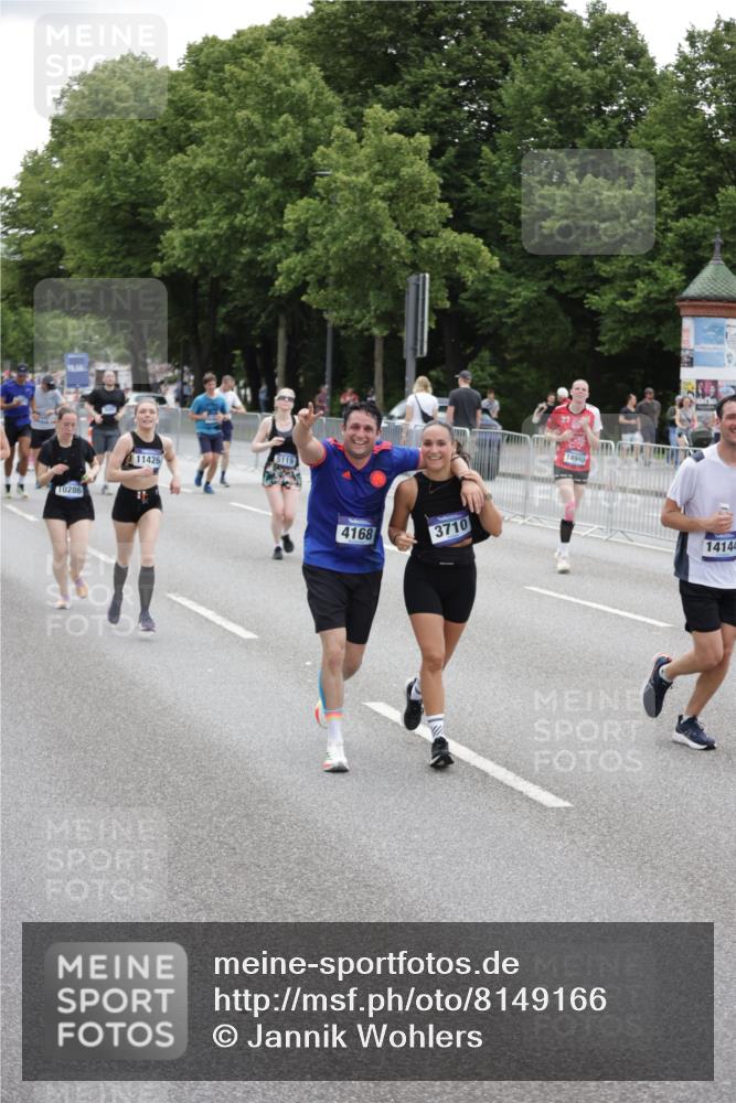 29.06.2025 - hella hamburg halbmarathon Jannik Wohlers http://msf.ph/oto/8149166 29.06.2025 10:49:51 Lombardsbrücke 2047, 3203, 3680, 3701, 3710, 3805, 3897, 4090, 4168, 5119, 5997, 6680, 6830, 7677, 7721, 7722, 7755, 8254, 9605, 9940, 10060, 10286, 10617, 11426, 11696, 11716, 11760, 12079, 13127, 13128, 13381, 13744, 13846, 13887, 14144, 14505, 14940, 15230, 16410, 16412, 16489, 16635, 16670, 17256, 18961, 19058, 19086 meine-sportfotos.de