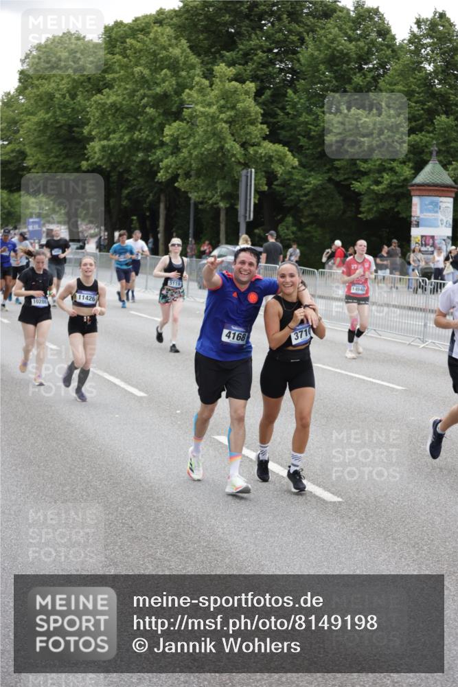 29.06.2025 - hella hamburg halbmarathon Jannik Wohlers http://msf.ph/oto/8149198 29.06.2025 10:49:51 Lombardsbrücke 2047, 3203, 3680, 3701, 3710, 3805, 3897, 4090, 4168, 5119, 5997, 6680, 6830, 7677, 7721, 7722, 7755, 8254, 9605, 9940, 10060, 10286, 10617, 11426, 11696, 11716, 11760, 12079, 13127, 13128, 13381, 13744, 13846, 13887, 14144, 14505, 14940, 15230, 16410, 16412, 16489, 16635, 16670, 17256, 18961, 19058, 19086 meine-sportfotos.de