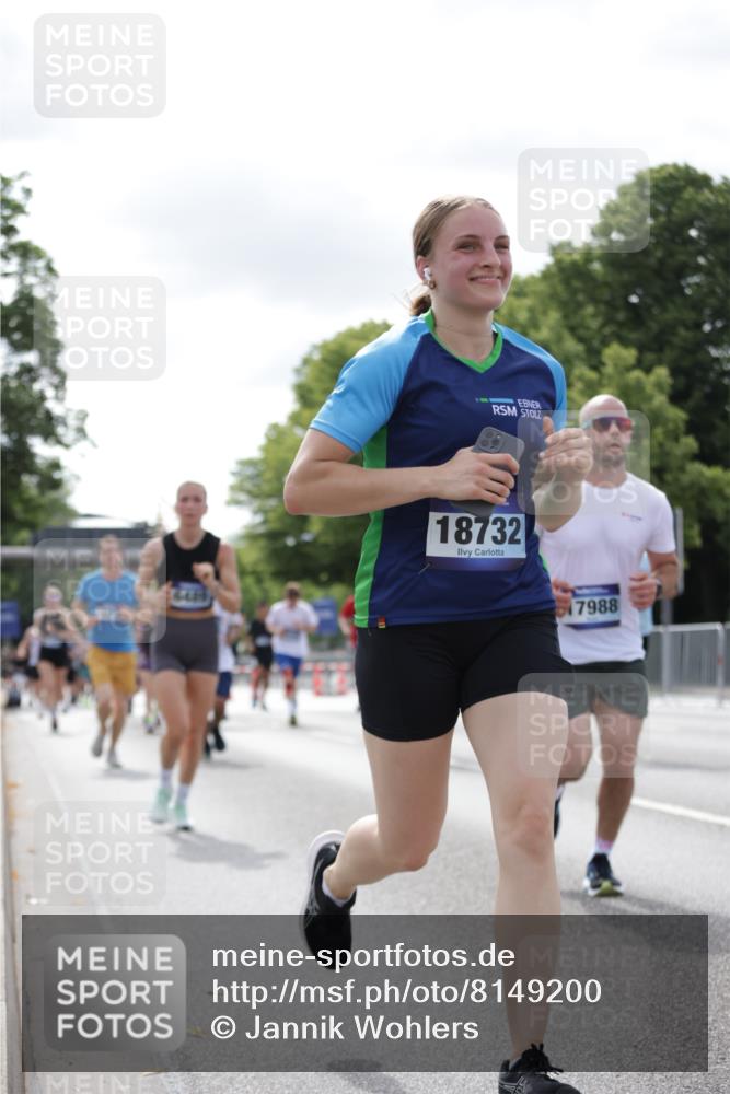 29.06.2025 - hella hamburg halbmarathon Jannik Wohlers http://msf.ph/oto/8149200 29.06.2025 10:12:48 Lombardsbrücke 1747, 2961, 3218, 3360, 3728, 6489, 7873, 8398, 8405, 8913, 9141, 9527, 12492, 15922, 16030, 16255, 16437, 17699, 17988, 18048, 18320, 18732, 18754 meine-sportfotos.de