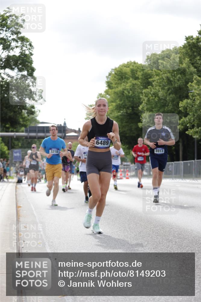 29.06.2025 - hella hamburg halbmarathon Jannik Wohlers http://msf.ph/oto/8149203 29.06.2025 10:12:48 Lombardsbrücke 1747, 2961, 3218, 3360, 3728, 6489, 7873, 8398, 8405, 8913, 9141, 9527, 12492, 15922, 16030, 16255, 16437, 17699, 17988, 18048, 18320, 18732, 18754 meine-sportfotos.de