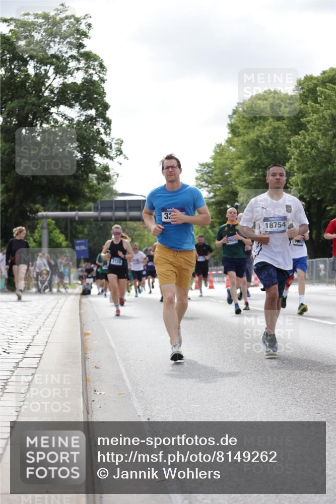 29.06.2025 - hella hamburg halbmarathon Jannik Wohlers http://msf.ph/oto/8149262 29.06.2025 10:12:50 Lombardsbrücke 1007, 1747, 1859, 2961, 3218, 3360, 3728, 3729, 6489, 7346, 8398, 8405, 8913, 9141, 9527, 12492, 15922, 16030, 16255, 16437, 17474, 17699, 17988, 18048, 18320, 18732, 18754 meine-sportfotos.de
