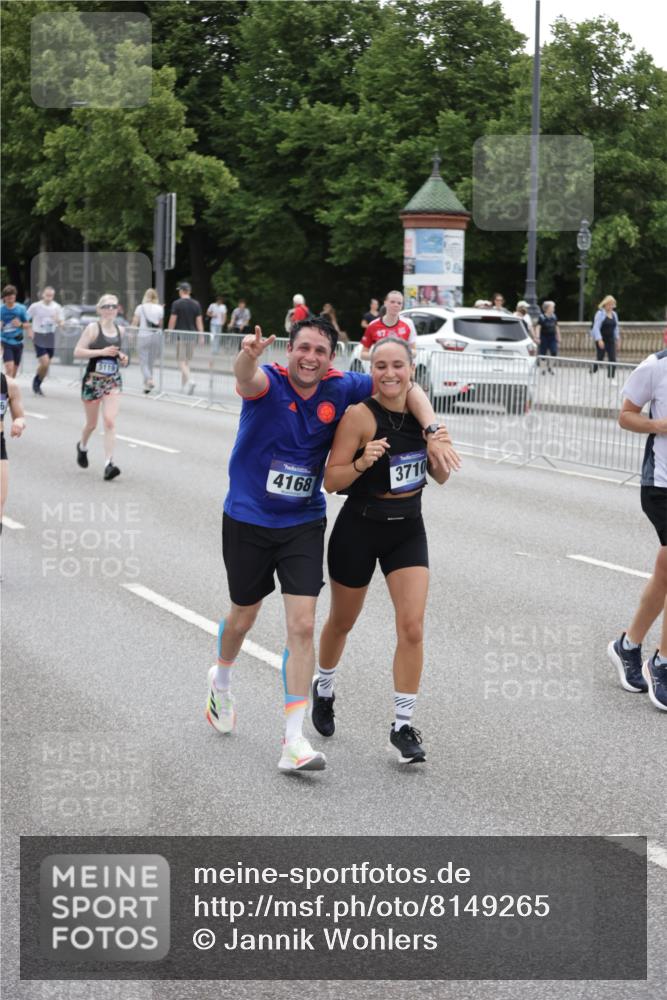 29.06.2025 - hella hamburg halbmarathon Jannik Wohlers http://msf.ph/oto/8149265 29.06.2025 10:49:52 Lombardsbrücke 1259, 1828, 2047, 3203, 3680, 3701, 3710, 3805, 3897, 4090, 4168, 5119, 5997, 6680, 6830, 7677, 7721, 7722, 7755, 8254, 9605, 9940, 10060, 10286, 10617, 11426, 11696, 11716, 12079, 13127, 13128, 13381, 13846, 13887, 14144, 14591, 14940, 15230, 15551, 16410, 16412, 16489, 16635, 16670, 17256, 18961, 19058, 19086 meine-sportfotos.de
