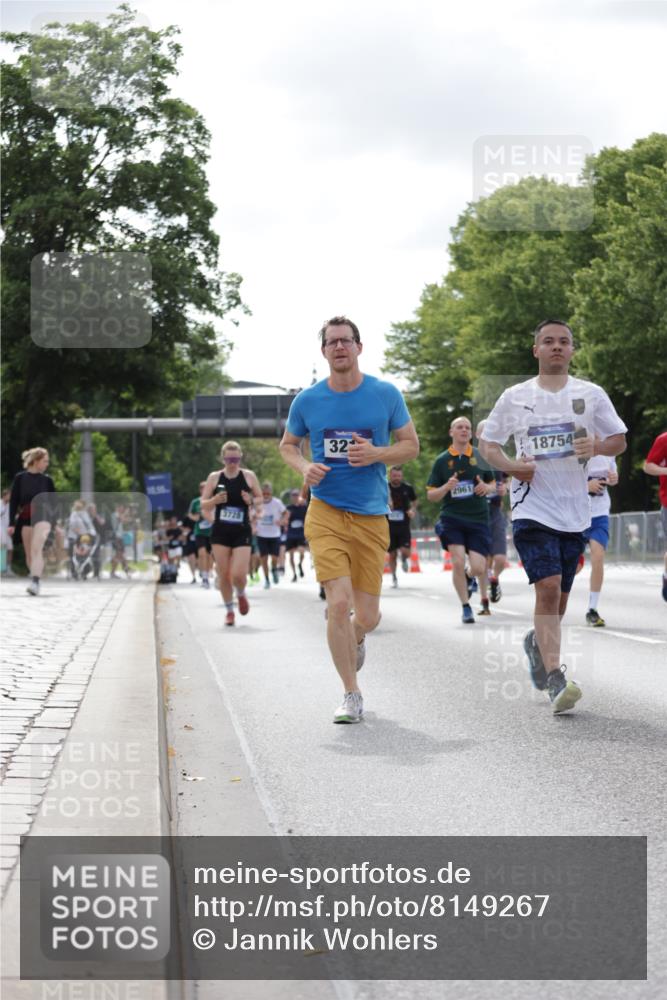 29.06.2025 - hella hamburg halbmarathon Jannik Wohlers http://msf.ph/oto/8149267 29.06.2025 10:12:50 Lombardsbrücke 1007, 1747, 1859, 2961, 3218, 3360, 3728, 3729, 6489, 7346, 8398, 8405, 8913, 9141, 9527, 12492, 15922, 16030, 16255, 16437, 17474, 17699, 17988, 18048, 18320, 18732, 18754 meine-sportfotos.de