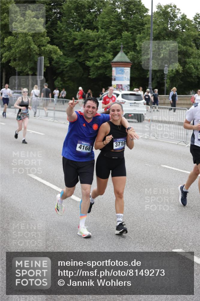 29.06.2025 - hella hamburg halbmarathon Jannik Wohlers http://msf.ph/oto/8149273 29.06.2025 10:49:52 Lombardsbrücke 1259, 1828, 2047, 3203, 3680, 3701, 3710, 3805, 3897, 4090, 4168, 5119, 5997, 6680, 6830, 7677, 7721, 7722, 7755, 8254, 9605, 9940, 10060, 10286, 10617, 11426, 11696, 11716, 12079, 13127, 13128, 13381, 13846, 13887, 14144, 14591, 14940, 15230, 15551, 16410, 16412, 16489, 16635, 16670, 17256, 18961, 19058, 19086 meine-sportfotos.de