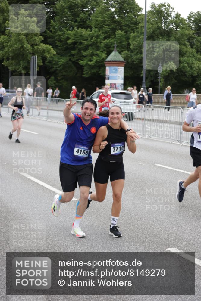 29.06.2025 - hella hamburg halbmarathon Jannik Wohlers http://msf.ph/oto/8149279 29.06.2025 10:49:52 Lombardsbrücke 1259, 1828, 2047, 3203, 3680, 3701, 3710, 3805, 3897, 4090, 4168, 5119, 5997, 6680, 6830, 7677, 7721, 7722, 7755, 8254, 9605, 9940, 10060, 10286, 10617, 11426, 11696, 11716, 12079, 13127, 13128, 13381, 13846, 13887, 14144, 14591, 14940, 15230, 15551, 16410, 16412, 16489, 16635, 16670, 17256, 18961, 19058, 19086 meine-sportfotos.de