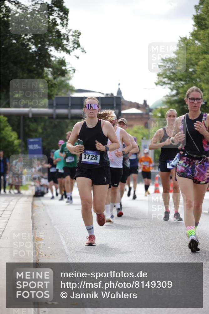 29.06.2025 - hella hamburg halbmarathon Jannik Wohlers http://msf.ph/oto/8149309 29.06.2025 10:12:53 Lombardsbrücke 1007, 1747, 1859, 2961, 3218, 3360, 3728, 3729, 4187, 6489, 7346, 7460, 8913, 9527, 12492, 15922, 16030, 16255, 16437, 17474, 17988, 18048, 18732, 18754, 19035 meine-sportfotos.de